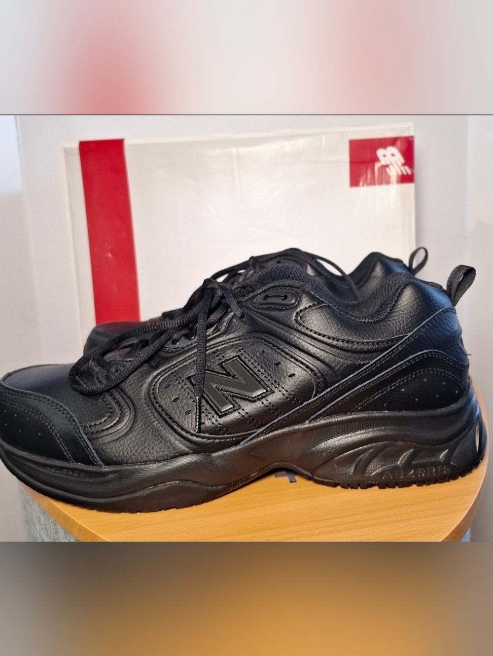 New Balance Men’s Black Leather Walking Shoes - SureGrip - Picture 3 of 13